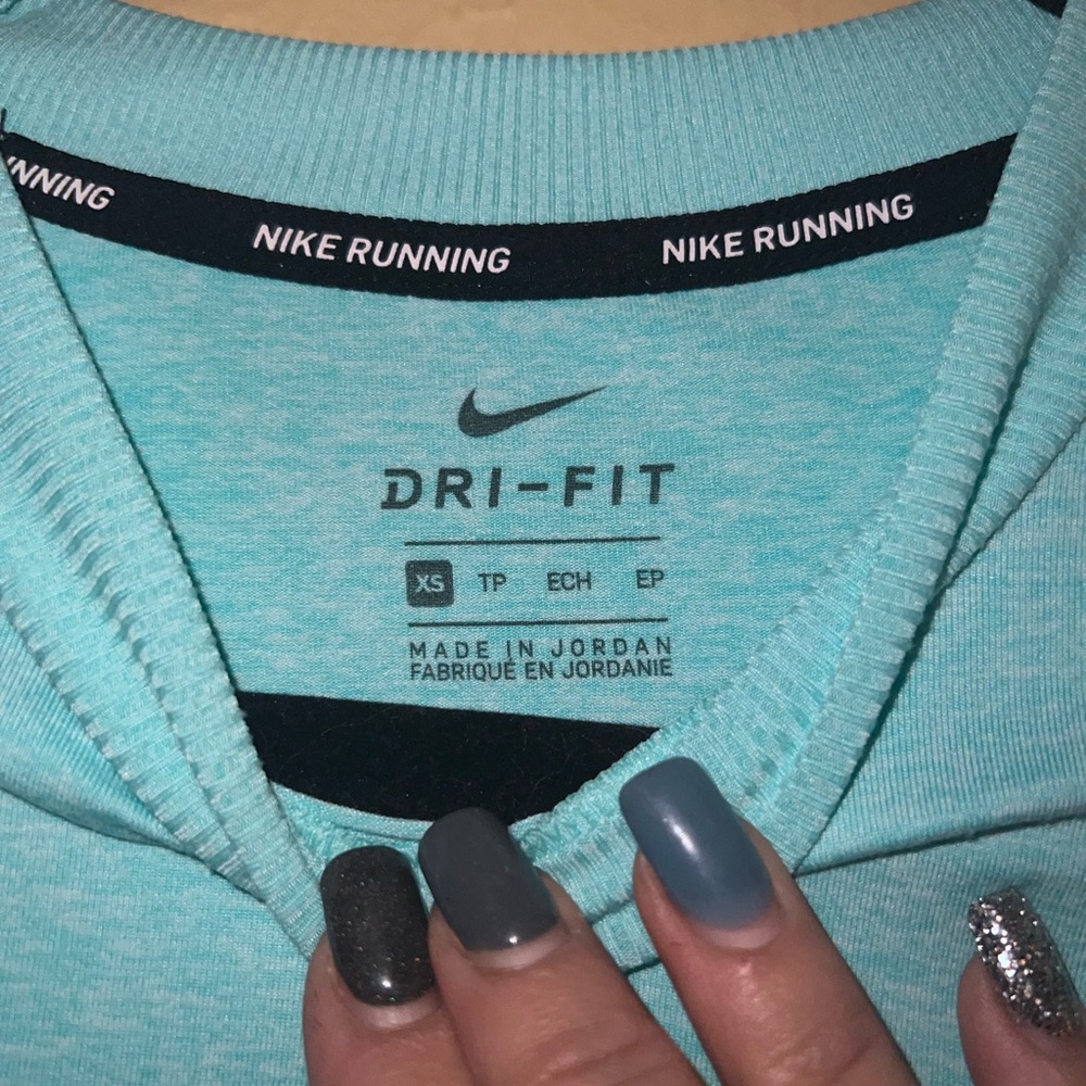 Ladies Nike Dri-Fit Runners Long Sleeve Top w/ Thumb Holes - Picture 6 of 7